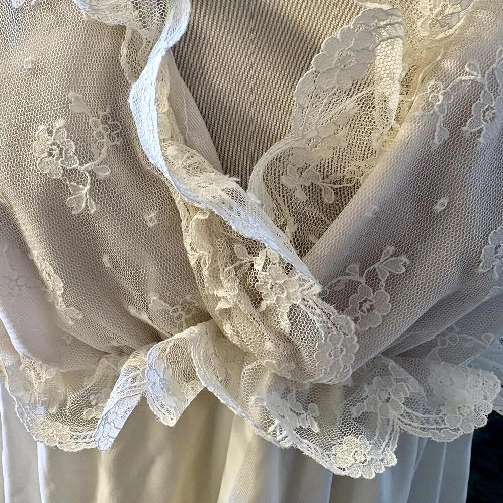 Vintage 1960's Ruffled Ivory Lace Lingerie Top Cami Chiffon - Picture 7 of 9